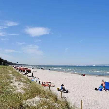 Binzer Ferienwohnung mit Balkon in Strandnähe Apartment