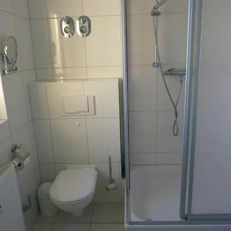 Binzer Ferienwohnung mit Balkon in Strandnähe Apartment