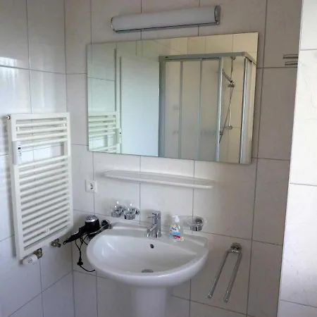 Binzer Ferienwohnung Mit Balkon In Binz